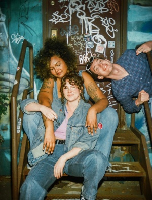 Throuple