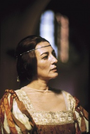 Queen Isabel in Person