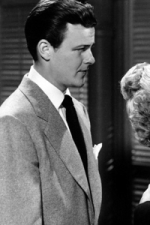 Robert Sterling