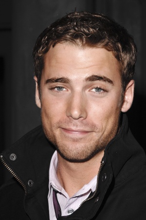Dustin Milligan